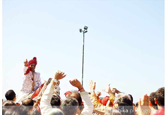 indian wedding photography baraat